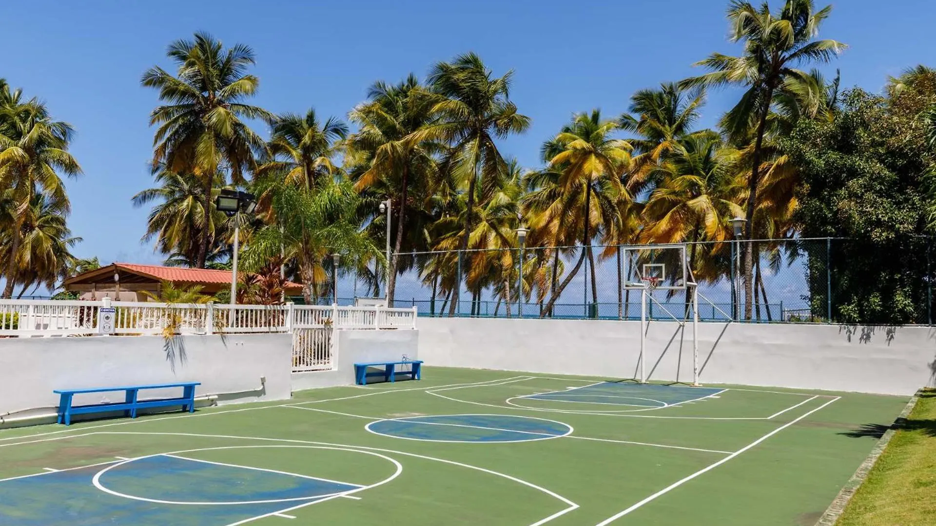 Beachfront Apartment- Near Foxwoods Casino San Juan