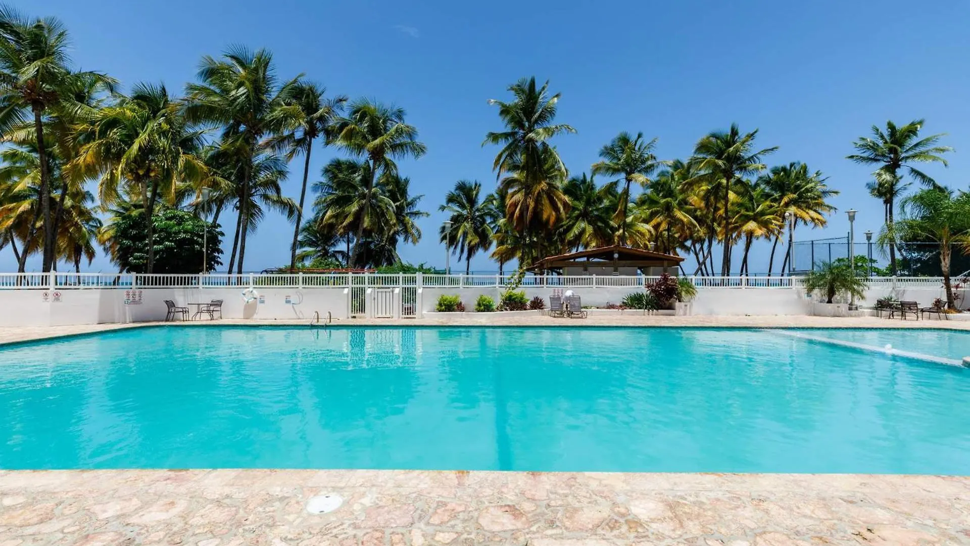 Beachfront Apartment- Near Foxwoods Casino San Juan